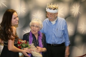 Hun Community Service Club hosts ‘senior prom’